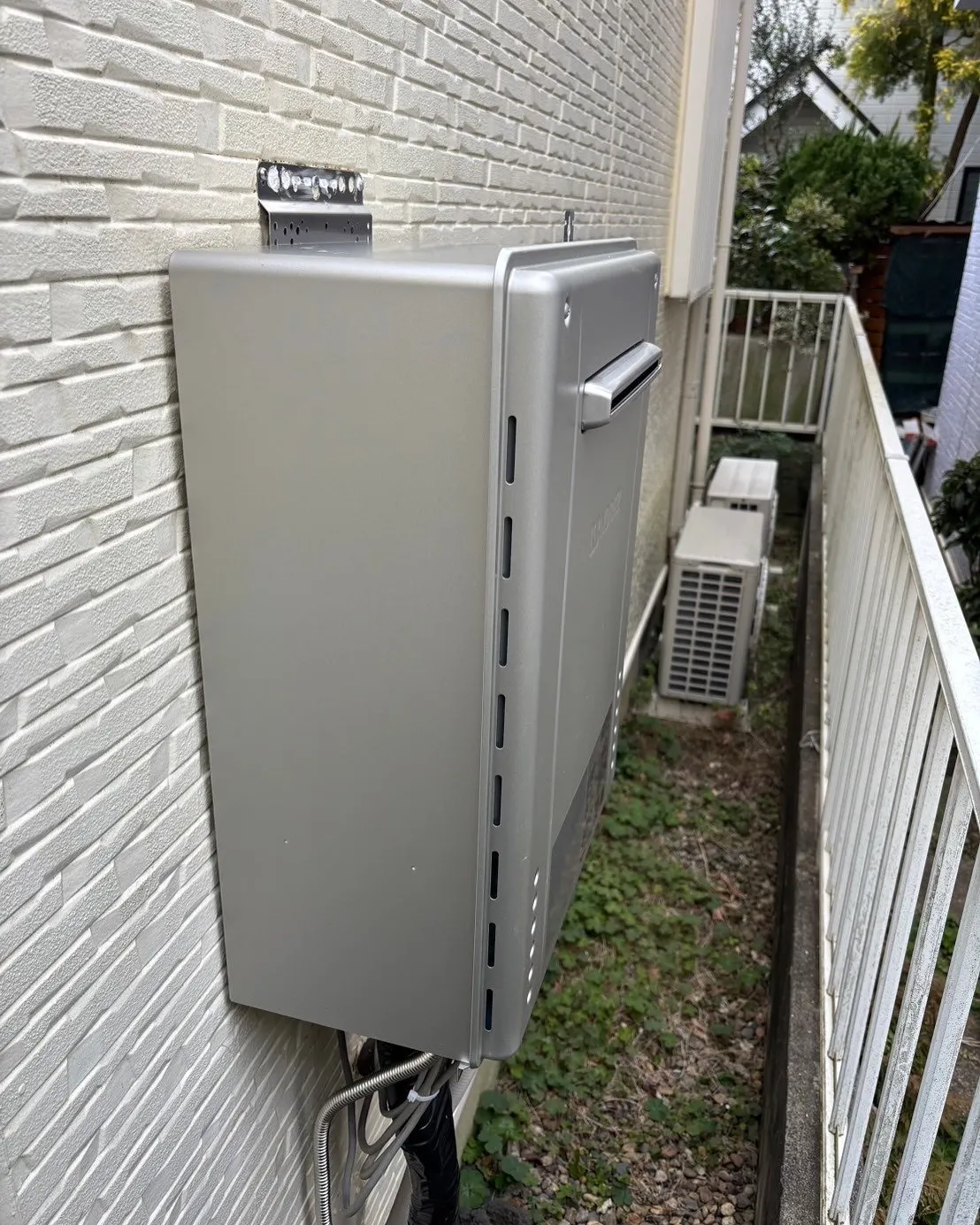 神奈川県横浜市港南区の給湯器交換工事👷