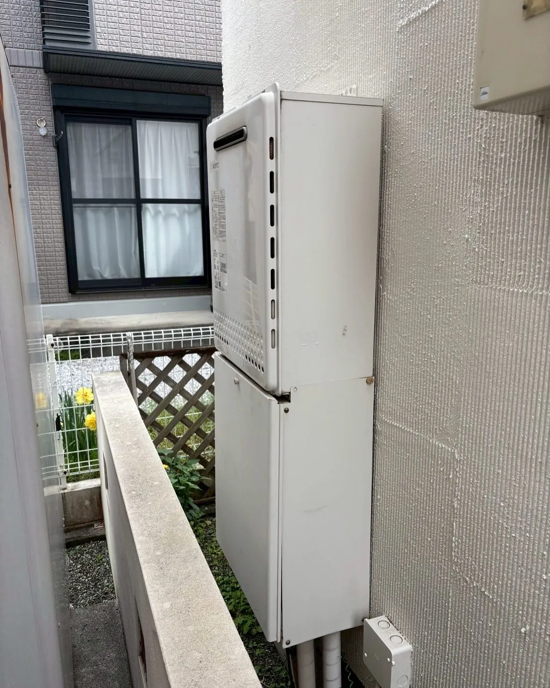 神奈川県小田原市の給湯器交換工事👷