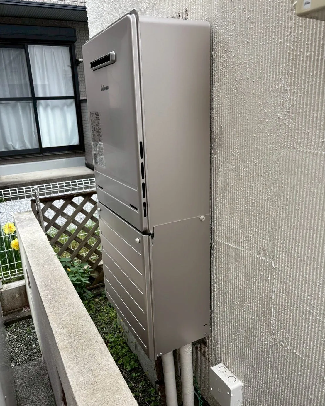 神奈川県小田原市の給湯器交換工事👷