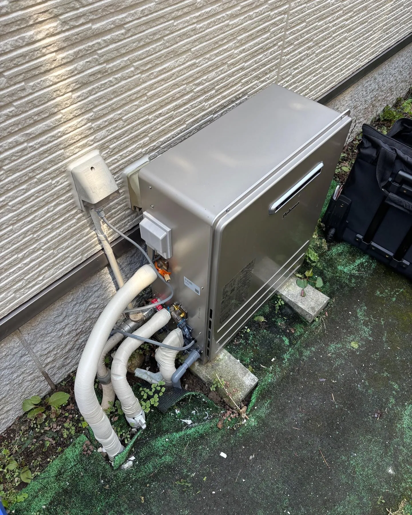 横浜市泉区の給湯器交換工事👷