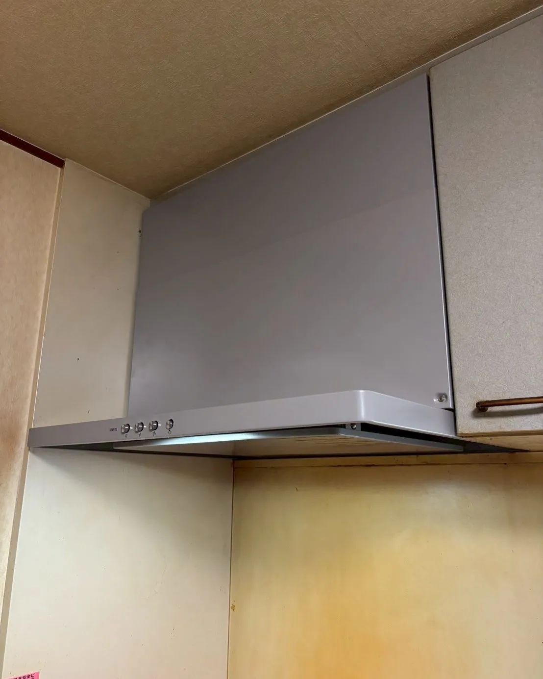 横浜市栄区のレンジフード交換工事👷