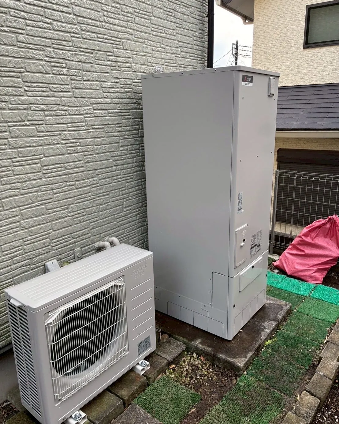 横浜市戸塚区のエコキュート交換工事👷