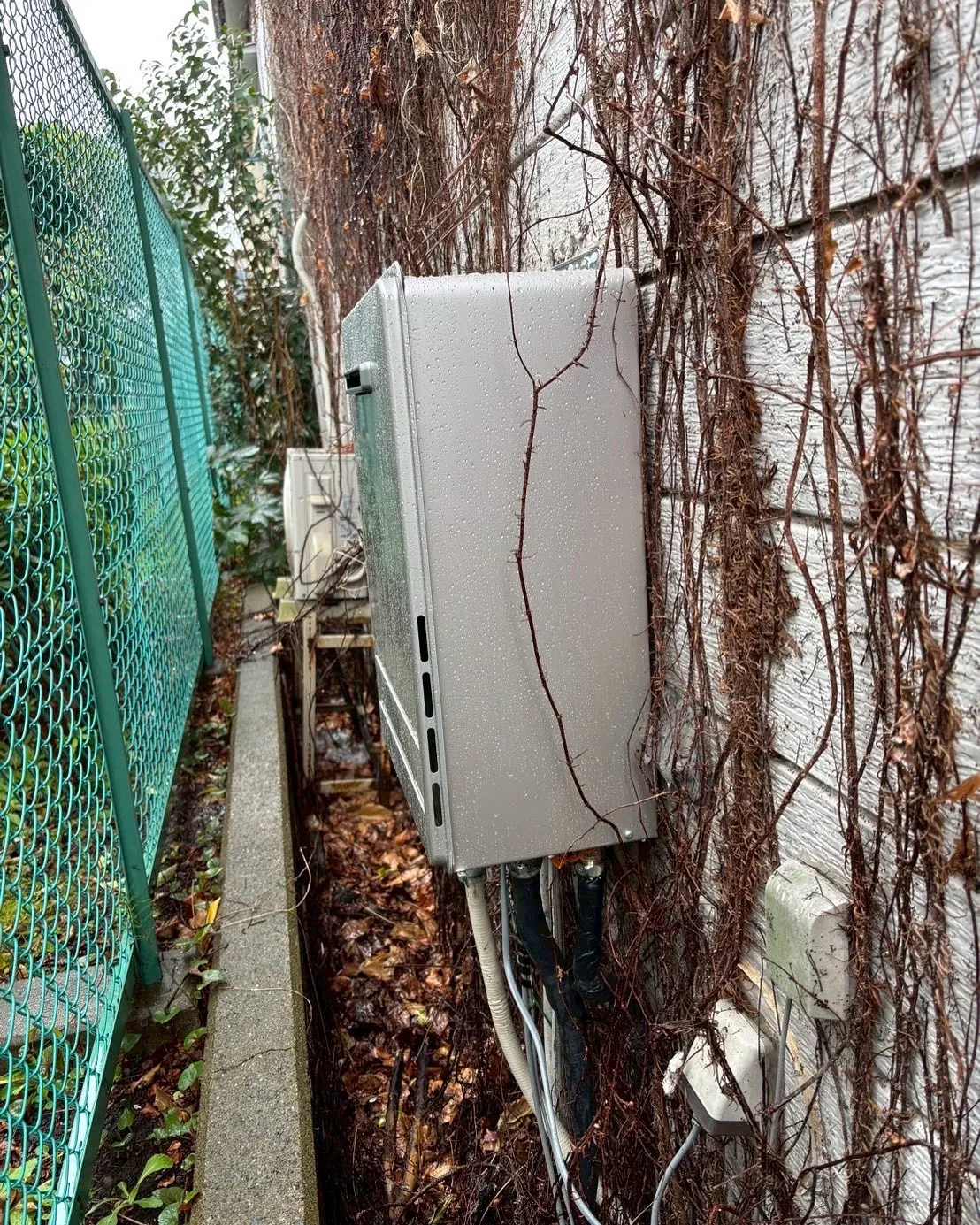 東京都江戸川区の給湯器交換工事👷