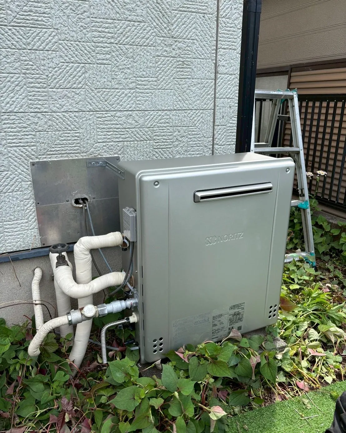 横浜市戸塚区の給湯器交換工事👷