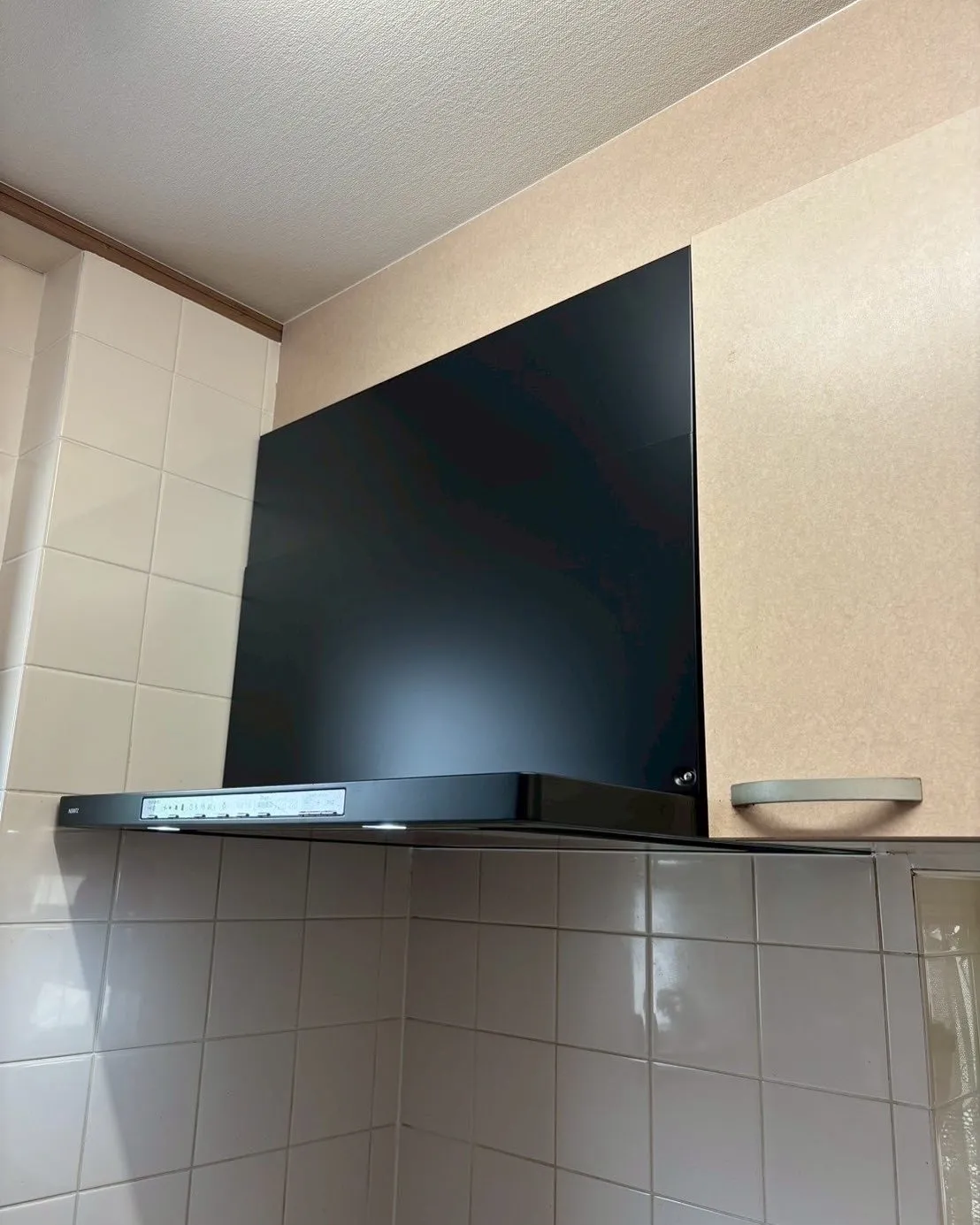 神奈川県茅ヶ崎市のレンジフード交換工事👷