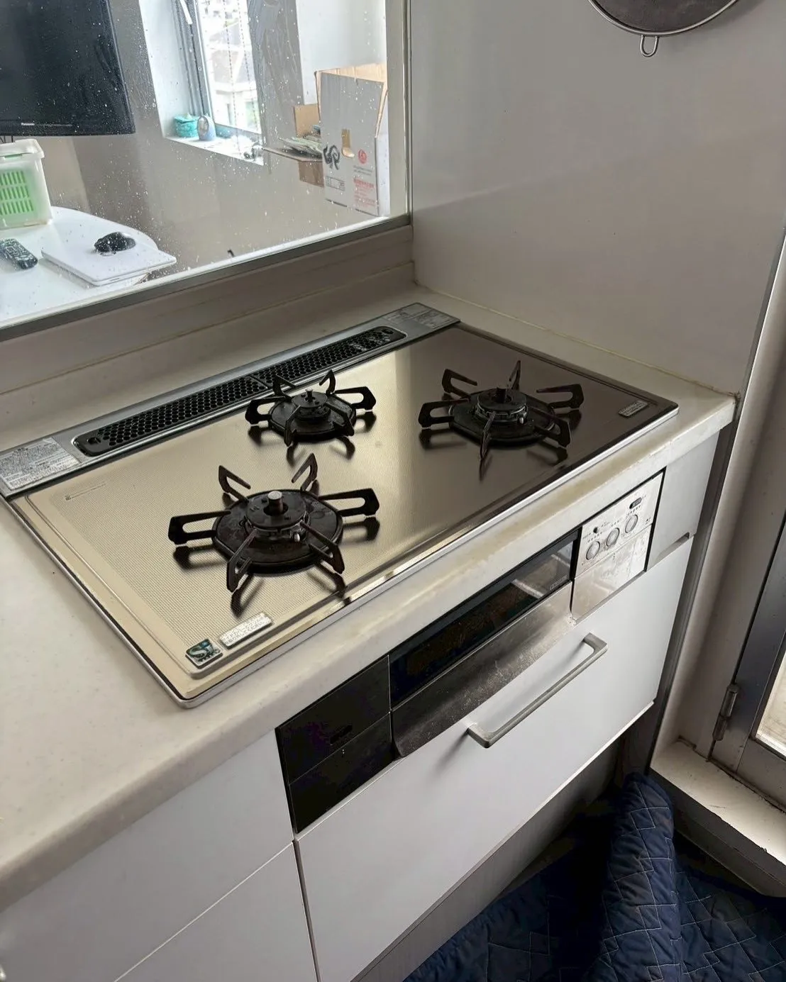 横浜市中区のビルトインコンロ交換工事👷