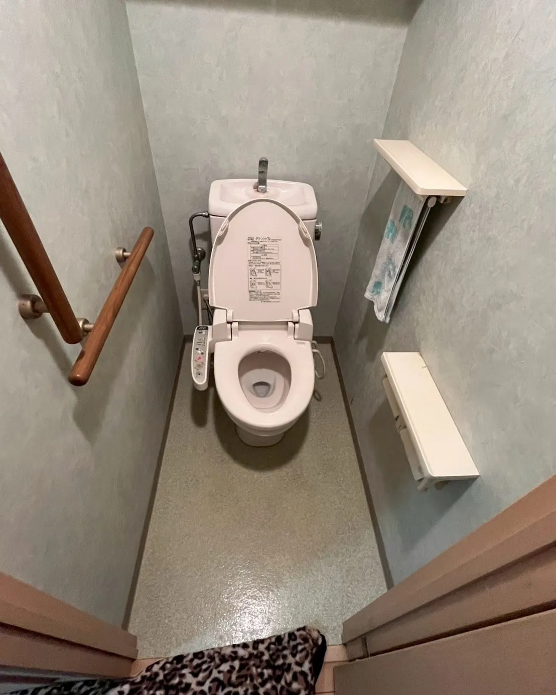 横浜西区のトイレ交換工事👷