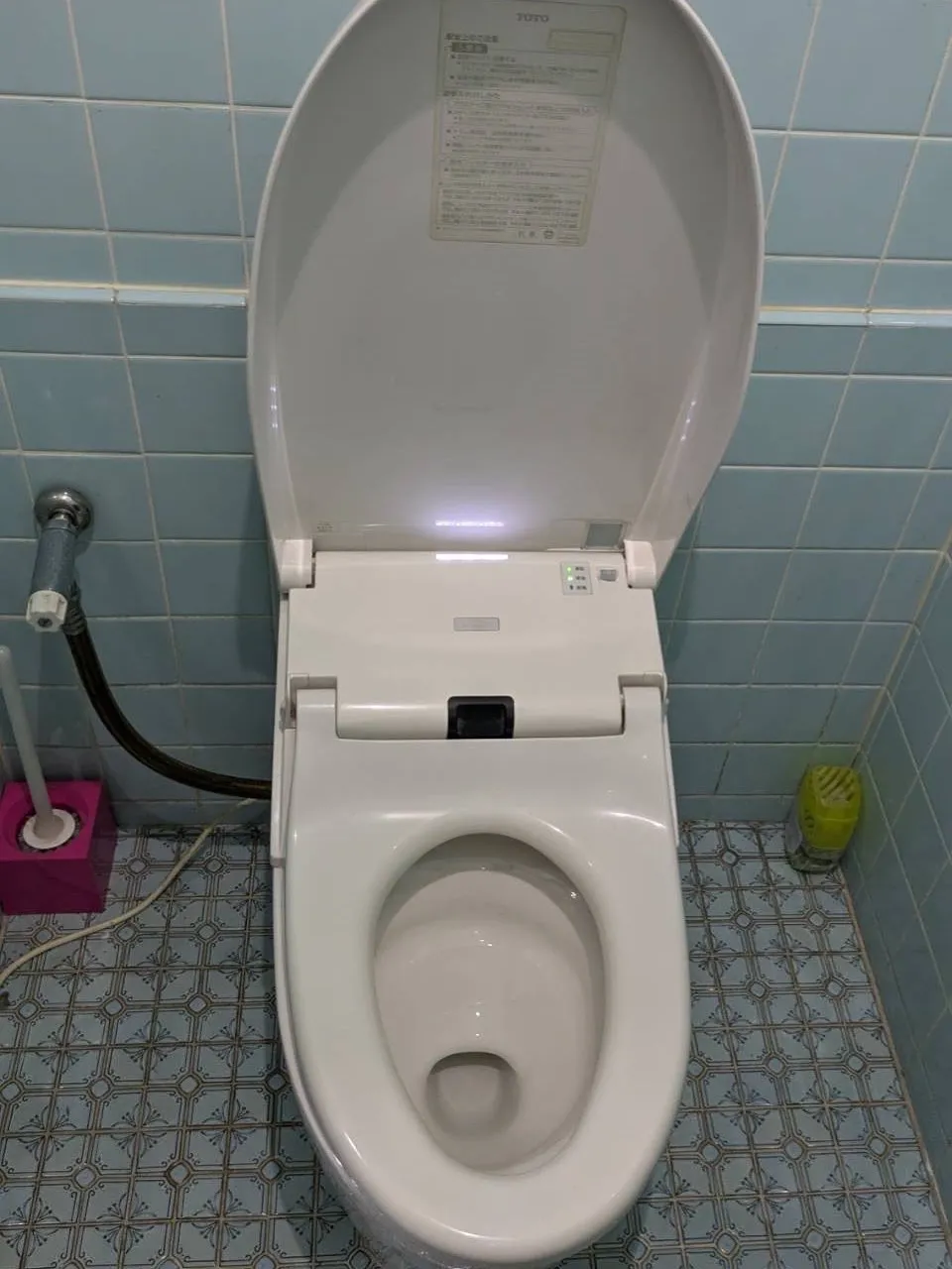 横浜市金沢区のトイレ交換工事👷