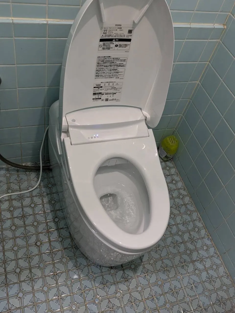 横浜市金沢区のトイレ交換工事👷