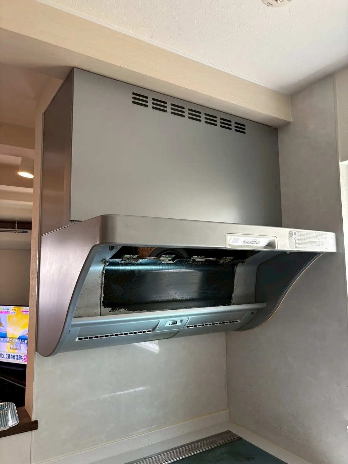 東京都大田区のレンジフード交換工事👷