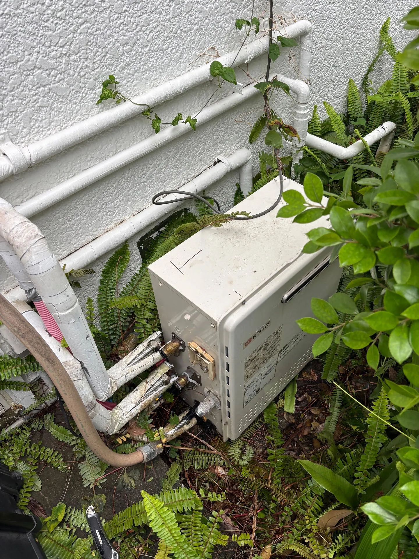 神奈川県茅ヶ崎市の給湯器交換工事👷