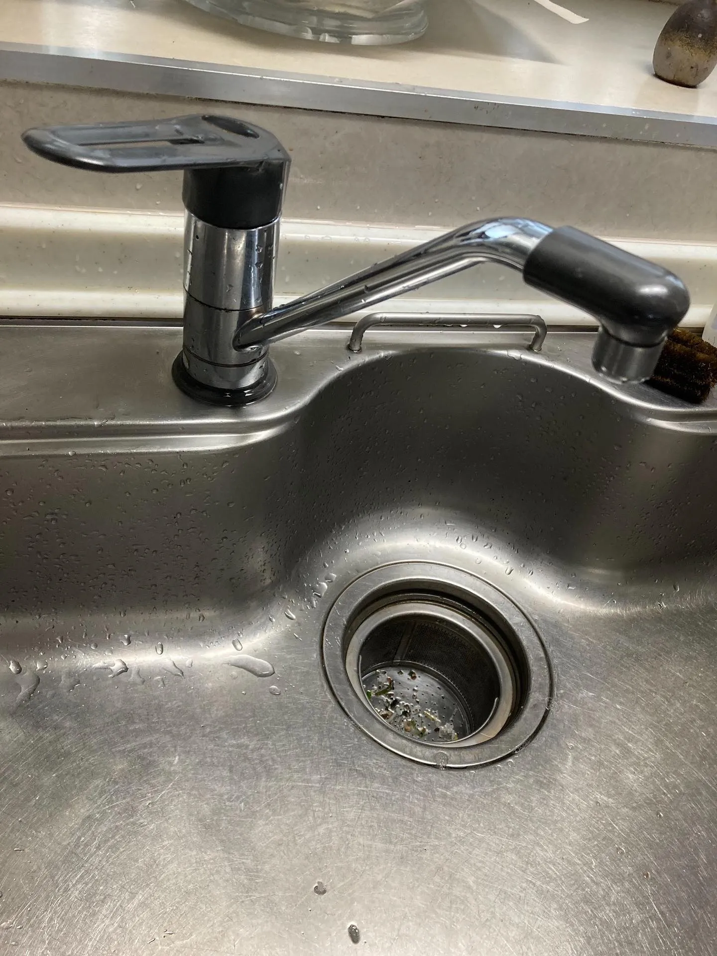 横浜市鶴見区の水栓交換工事👷