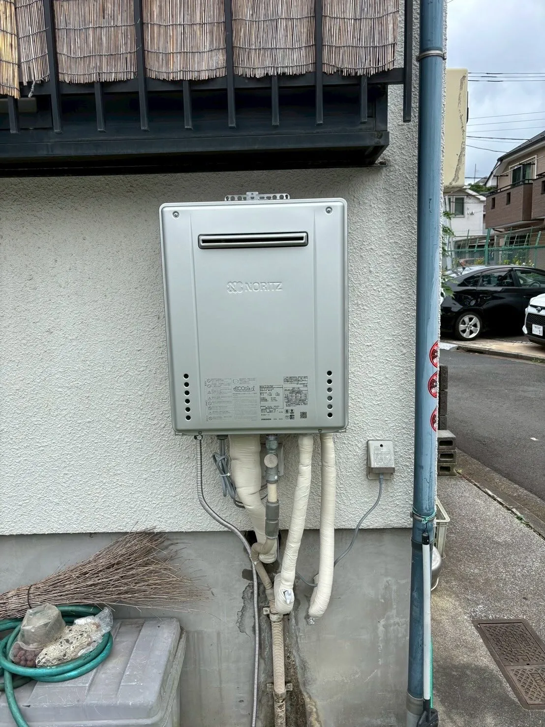 横浜市は港北区の給湯器交換工事👷