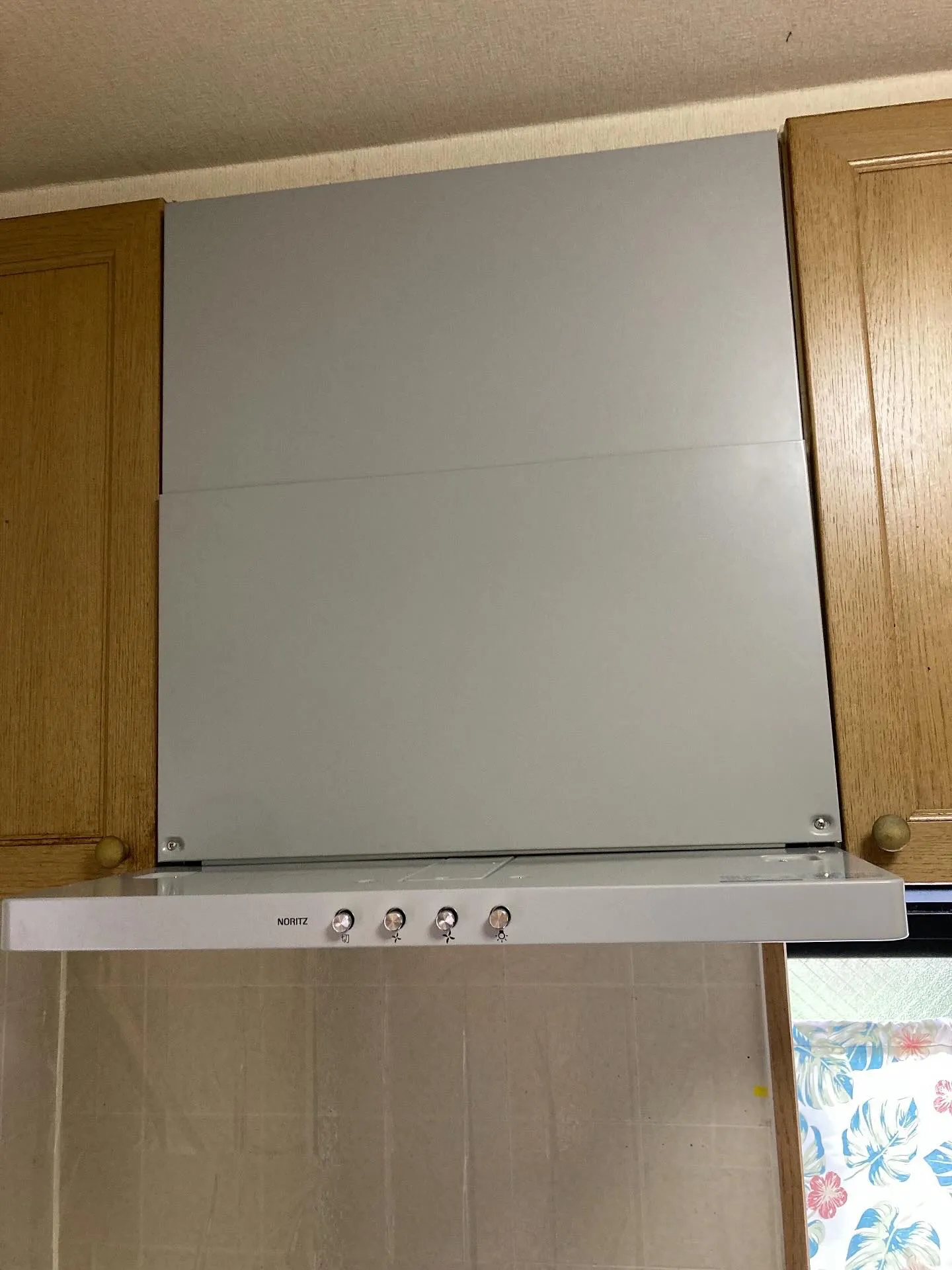 横浜市青葉区のレンジフード交換工事👷