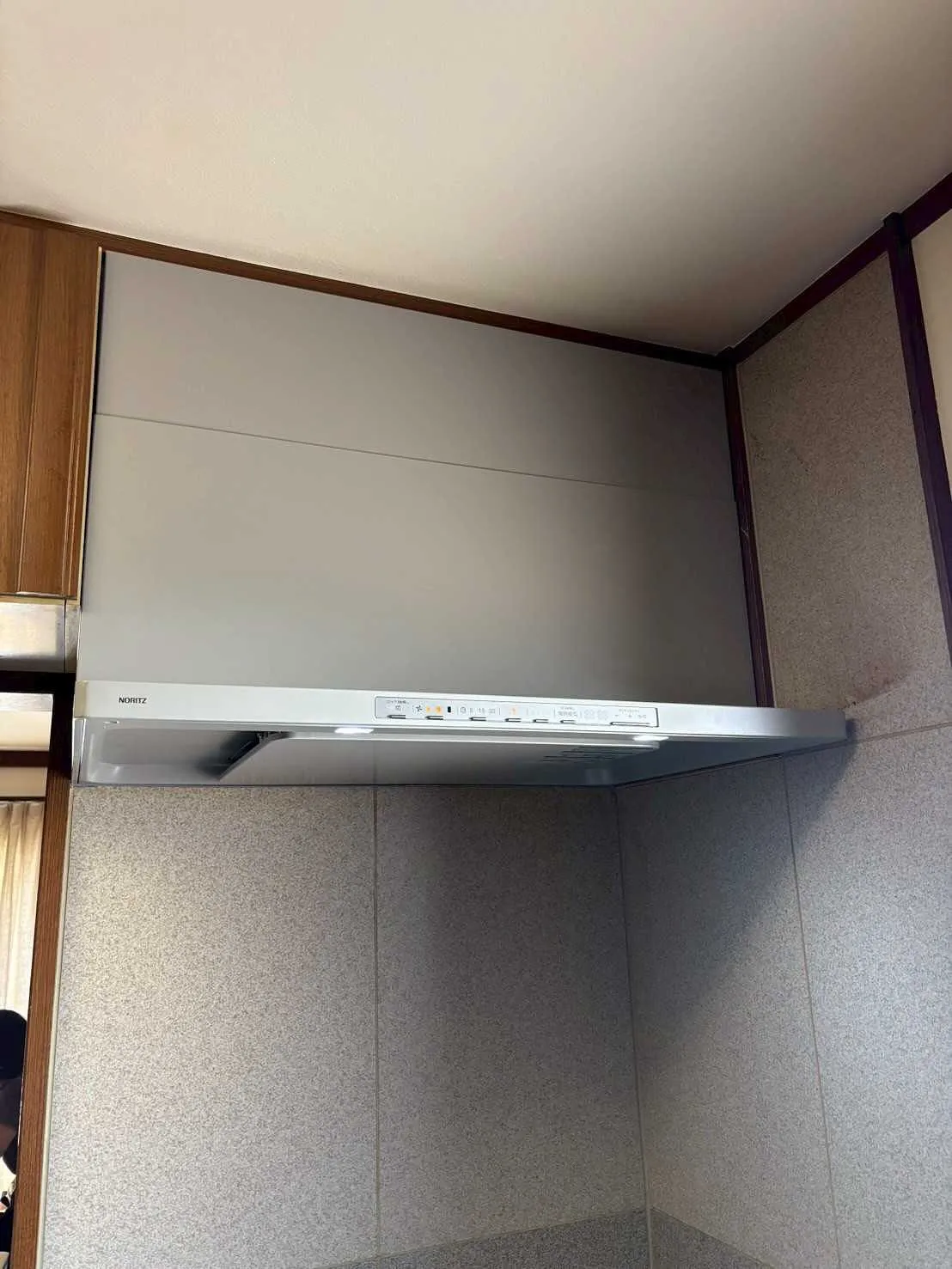 横浜市青葉区のレンジフード交換工事👷